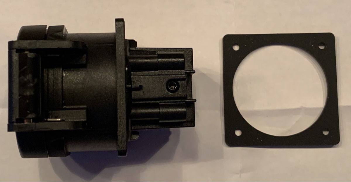 Spine: EB-Steckdose IP55 250V 16A mit Klappe Aussenbereich – Nuovo (secondo la descrizione) da Niederrohrdorf venduto da troch 1