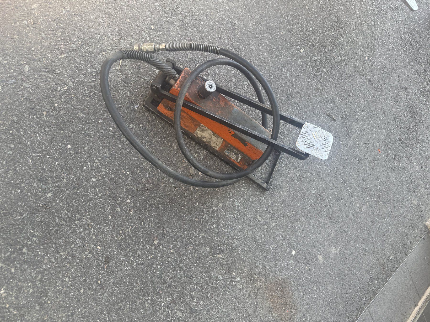 Tutte le macchine: Poinçonneuse hydraulique Multifor MB 10085 + pédale – Usato da Dorénaz venduto da gargantua58 6
