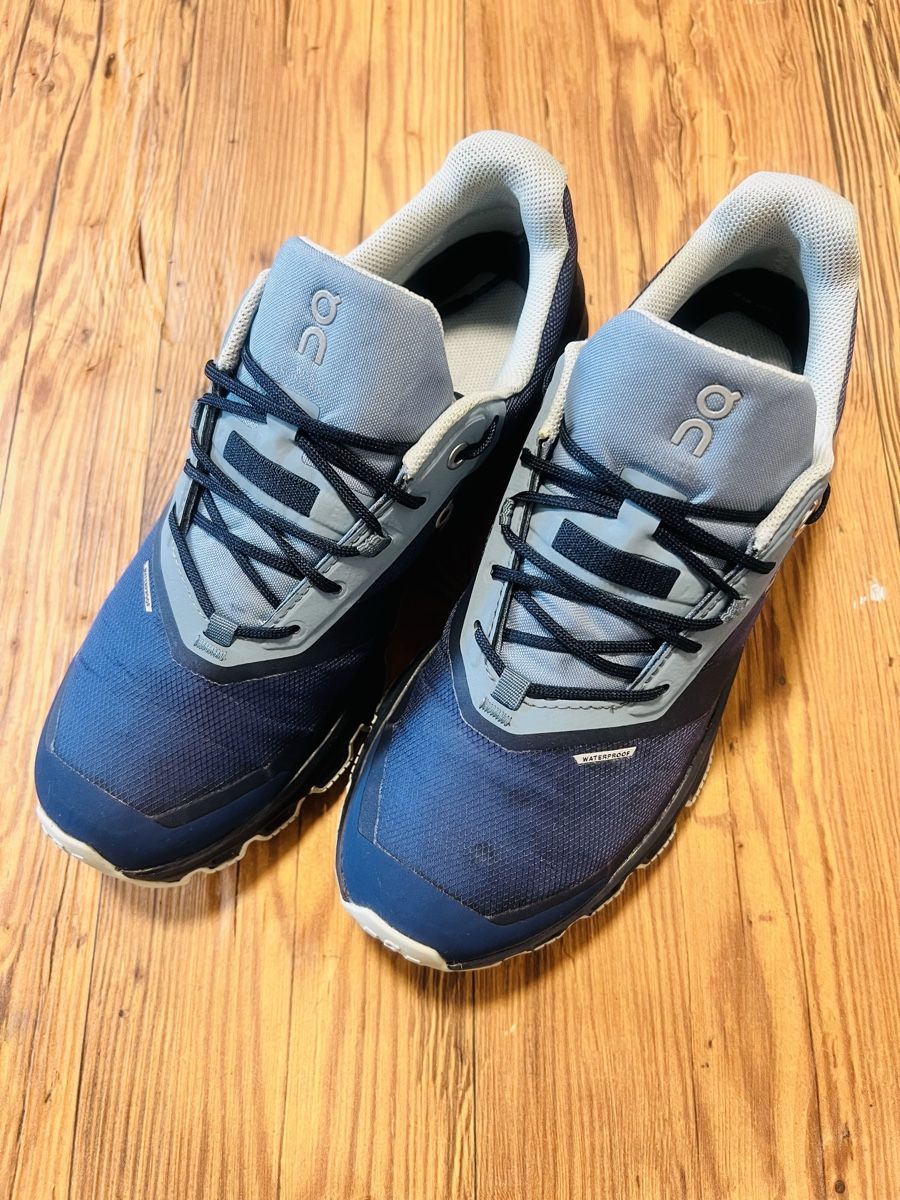 On Scarpe da donna: ON Laufschuhe Cloud waterproof Grösse 38 blau Top – Usato da Scuol venduto da onf_rlc6 2