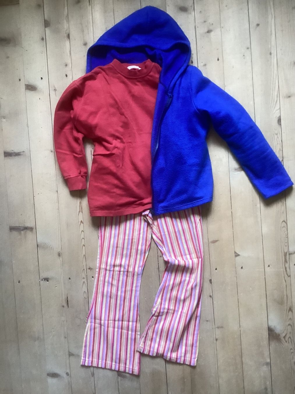 Lotti & Set di vestiti: Kleiderpaket in Grösse 140 – Usato da Muttenz venduto da bar_ws7n 2