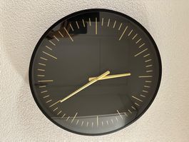 Schlichte Uhr Gold Schwarz