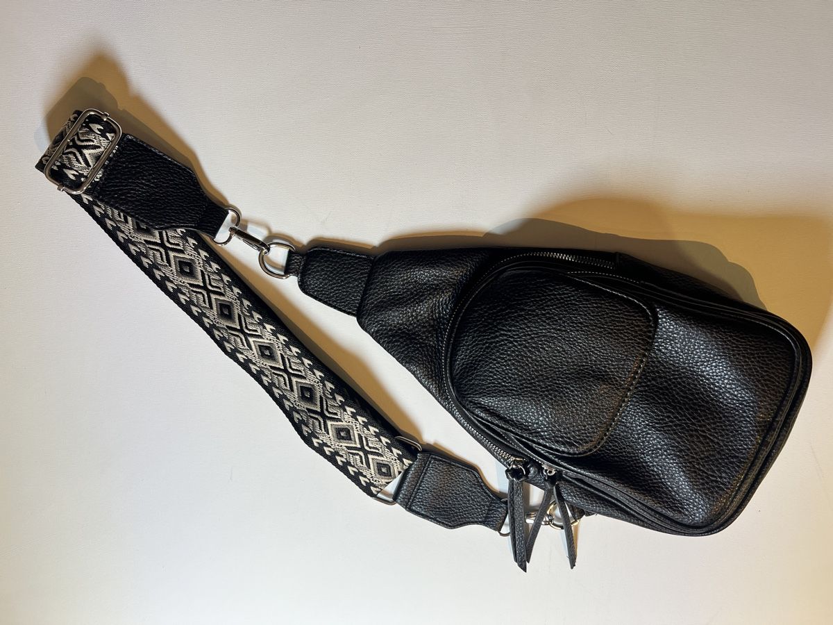 Taschen für Damen: Schwarze Umhängetasche Leder – Neu (gemäss Beschreibung) aus Zürich von rsa_dv8r 2