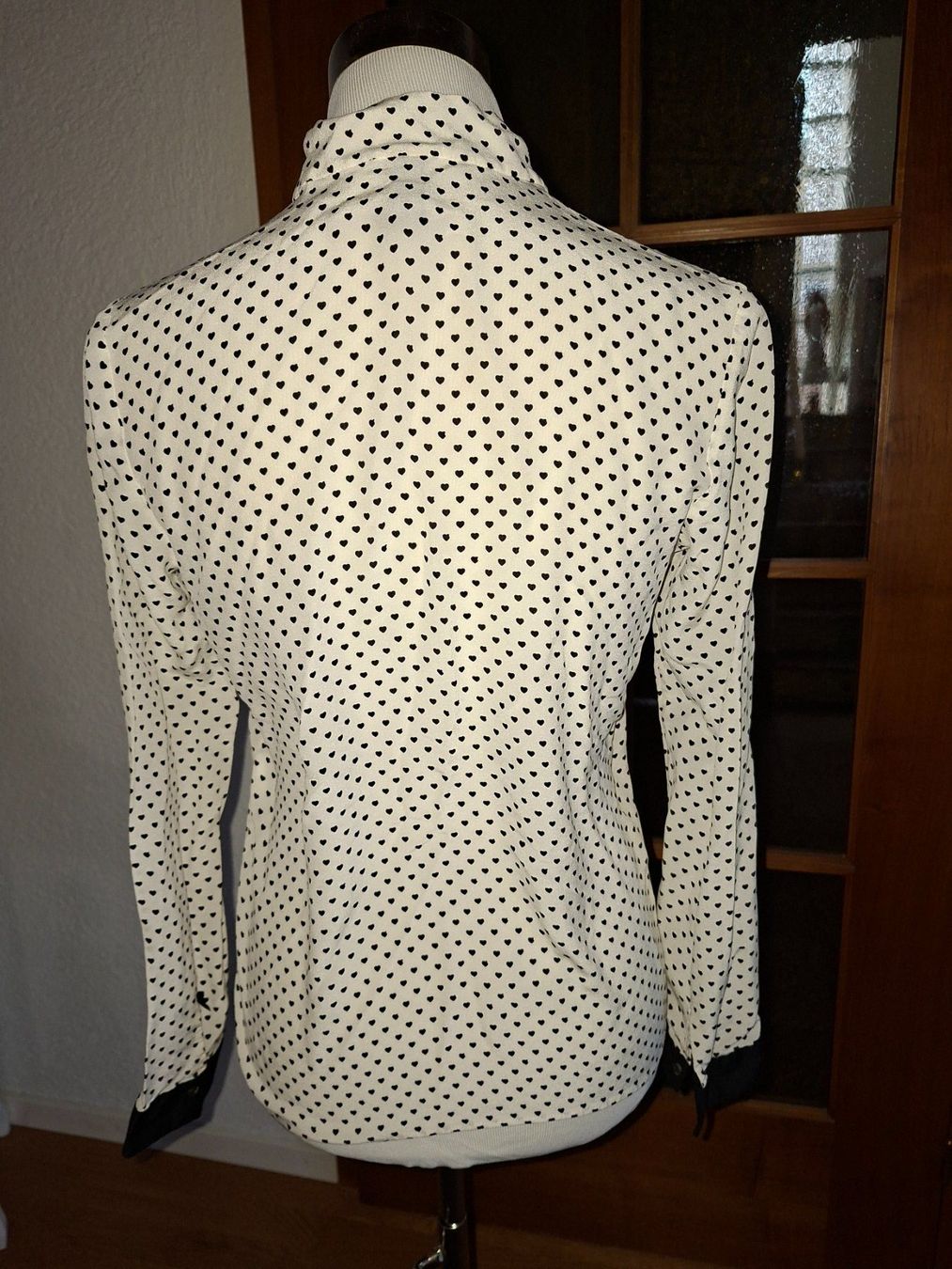 Marc Cain Blusen: MarcCain Bluse weis mit Herzne – Gebraucht aus Unterentfelden von hofa01 2