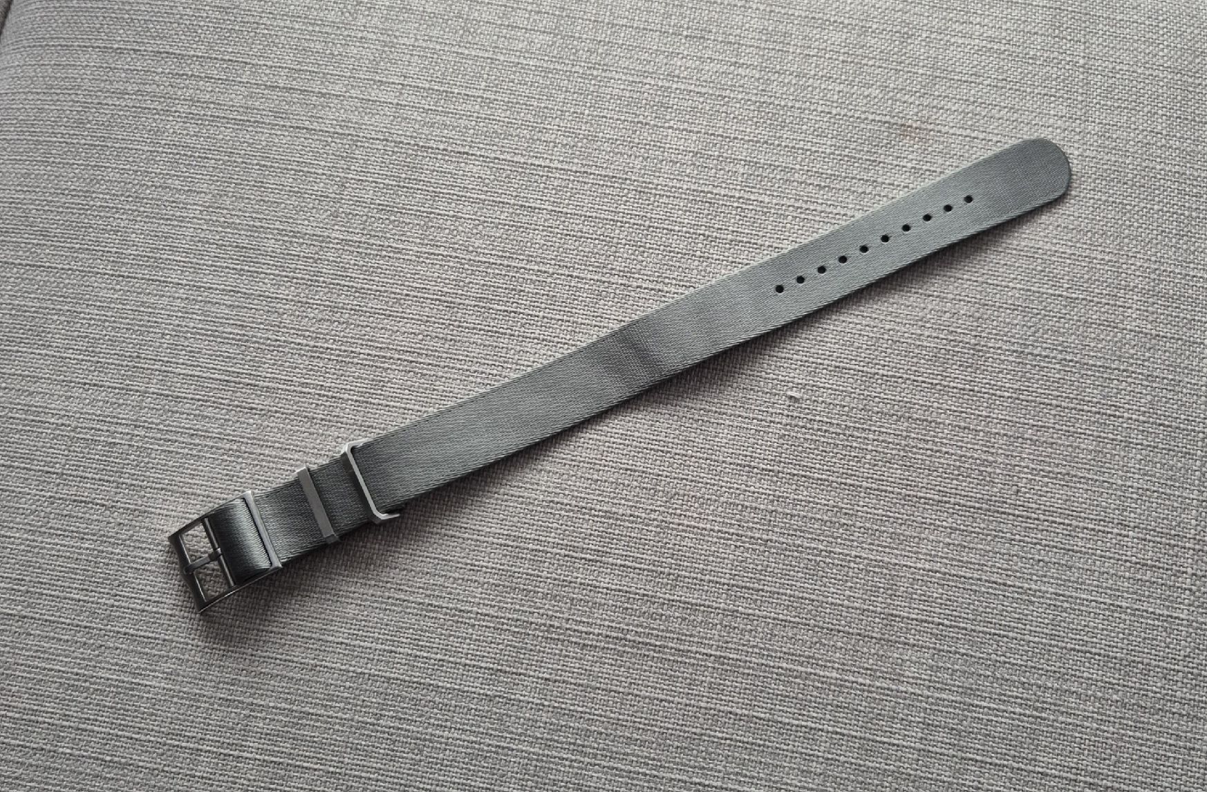 Bracciali & Braccialetti: Nato Single Pass Uhrenarmband Farbe Grey 20mm – Usato da Worb venduto da StreetChilla