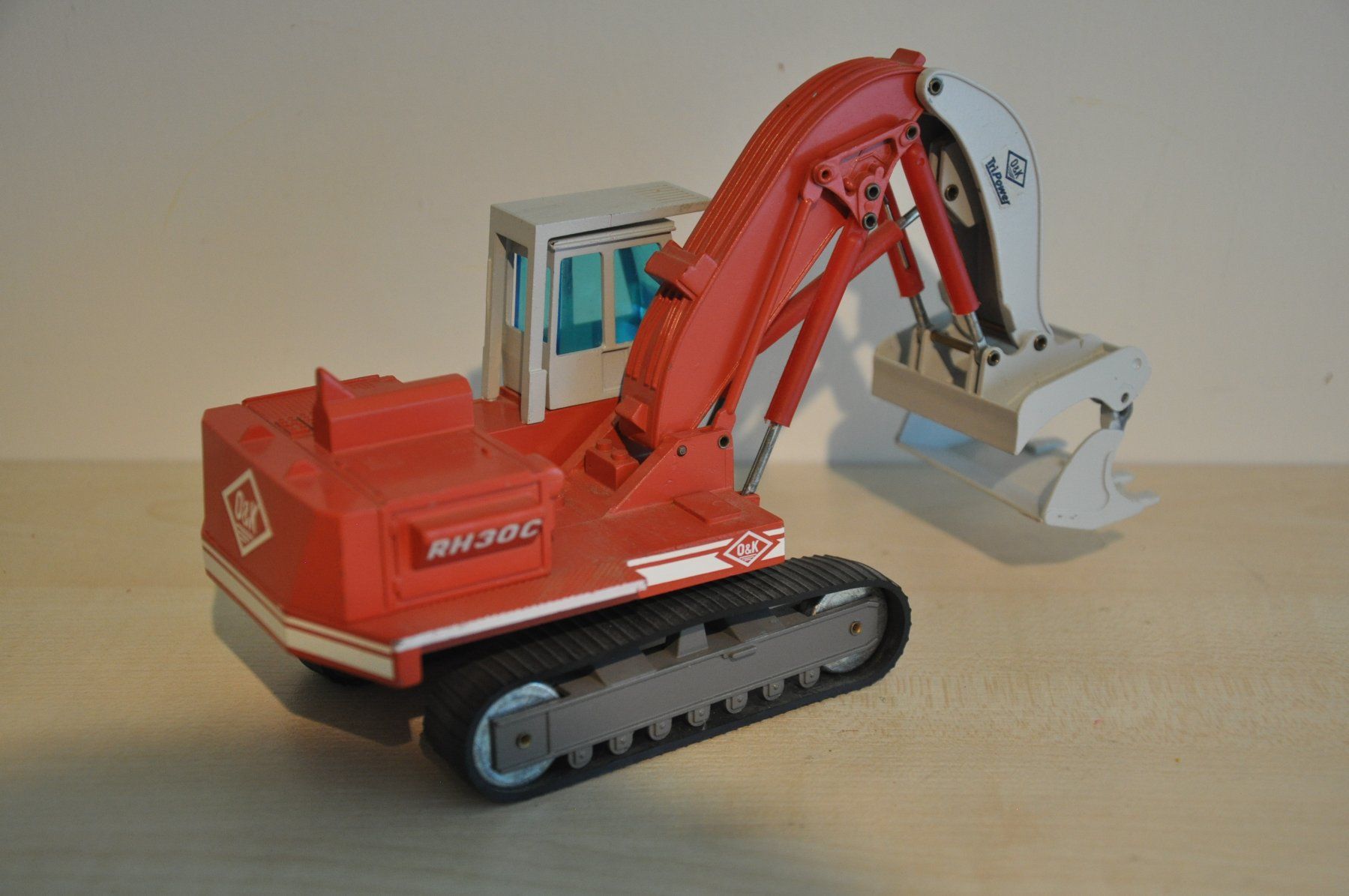 Kit di modellismo & Modellini statici: O&K RH 30 C Raupenbagger – Difettoso da Mitlödi venduto da worker04 2