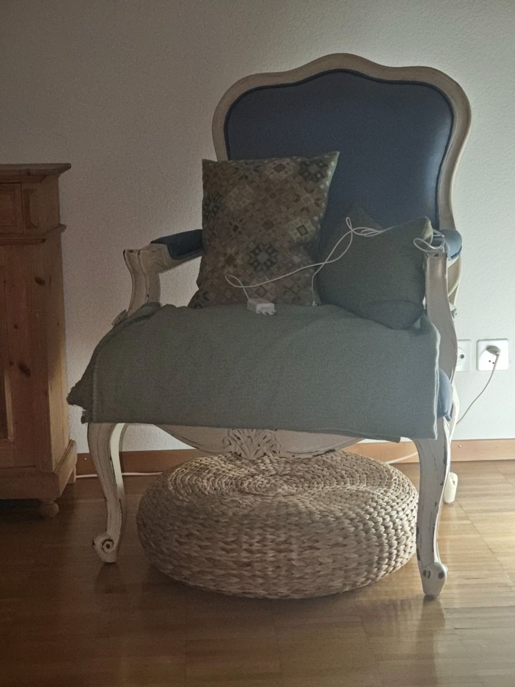 Sessel: Sessel, shabbylook, wie Antik – Gebraucht aus Ebmatingen von B_s_ynq5 5