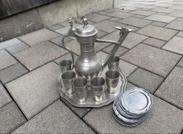 Zinn Set Kanne Tablett Becher Untersetzer Vintage