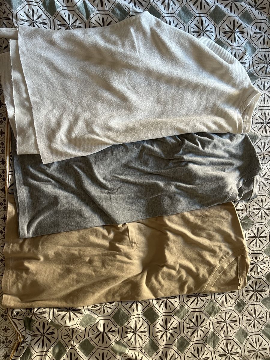 T-shirt: Lot de t-shirt ample  – Usato da Lausanne venduto da Gatorlaligattor
