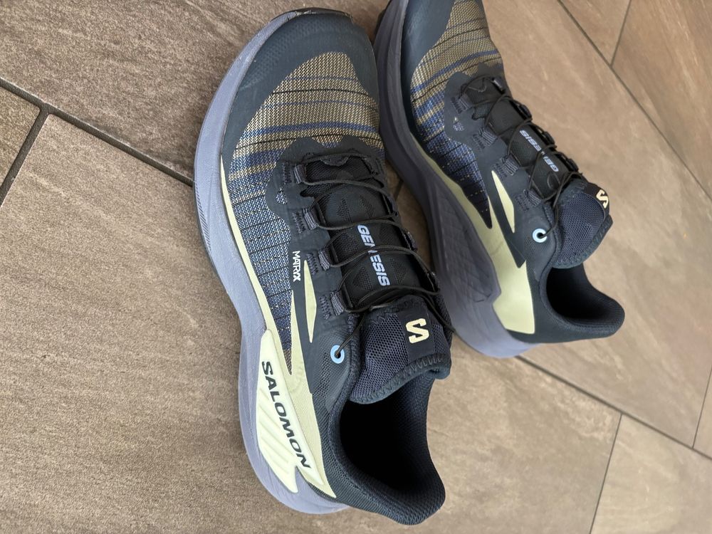 Chaussures de Trail Running pour Homme - Salomon Genesis noires et