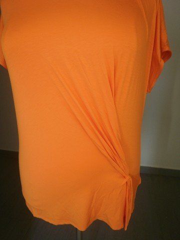 T-shirt: T-shirt orange clasic T. 44 – Nuovo (secondo la descrizione) da Marin-Epagnier venduto da Madja 1