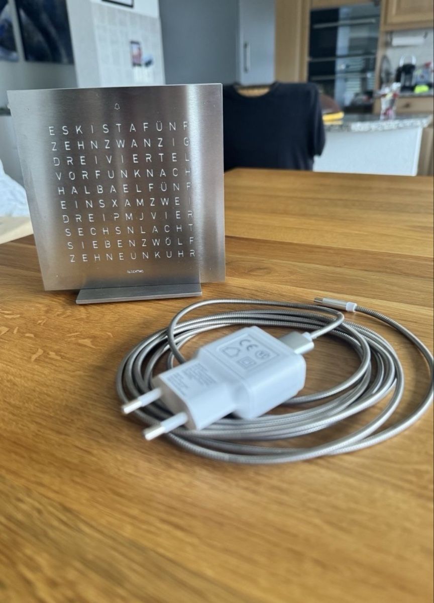 Qlocktwo Orologi da terra & Orologi da parete: Qlocktwo Touch - Top Zustand – Nuovo (secondo la descrizione) da Bremgarten AG venduto da val_ch 1