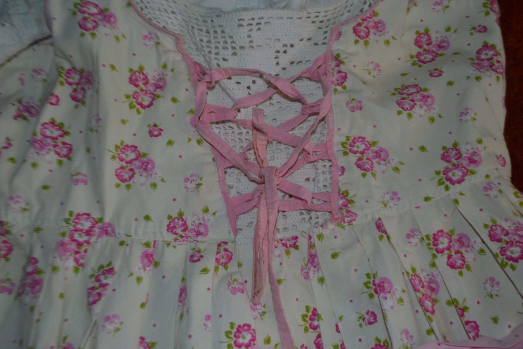 Vestiti: Dirndl Rosa, gr 40, Baumwolle mit Spitzeneinsatz – Usato da Laupen ZH venduto da chefdom 3