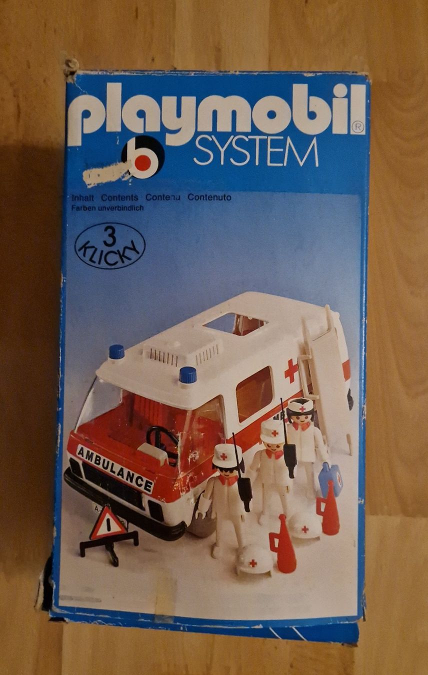 Playmobil Spielzeuge: Playmobil Klicky "Ambulanz" (OVP) – Gebraucht aus Aarau von Vintage1969