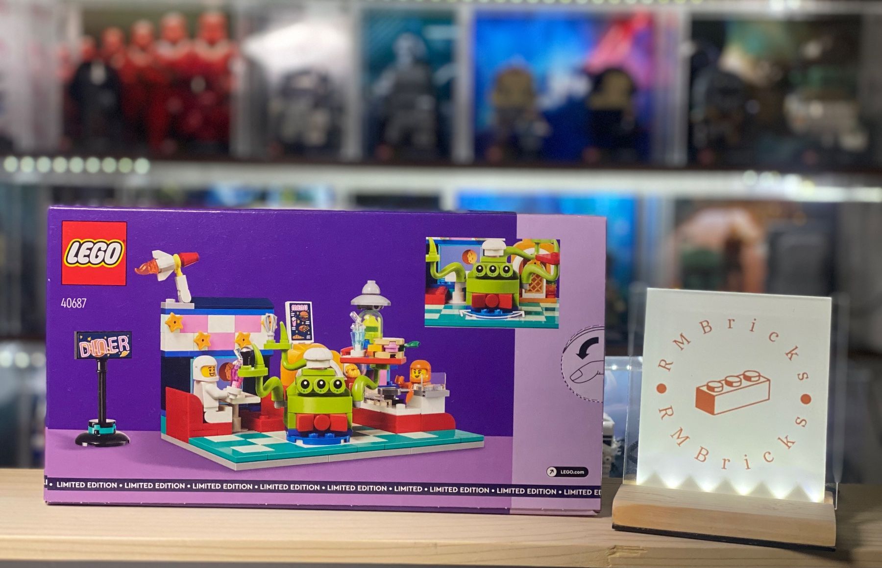 Lego Kit di costruzioni: LEGO GWP 40687 Alien Space Diner Limited Edition – Nuovo e nell'imballaggio originale da Appenzell venduto da RMBricks 1