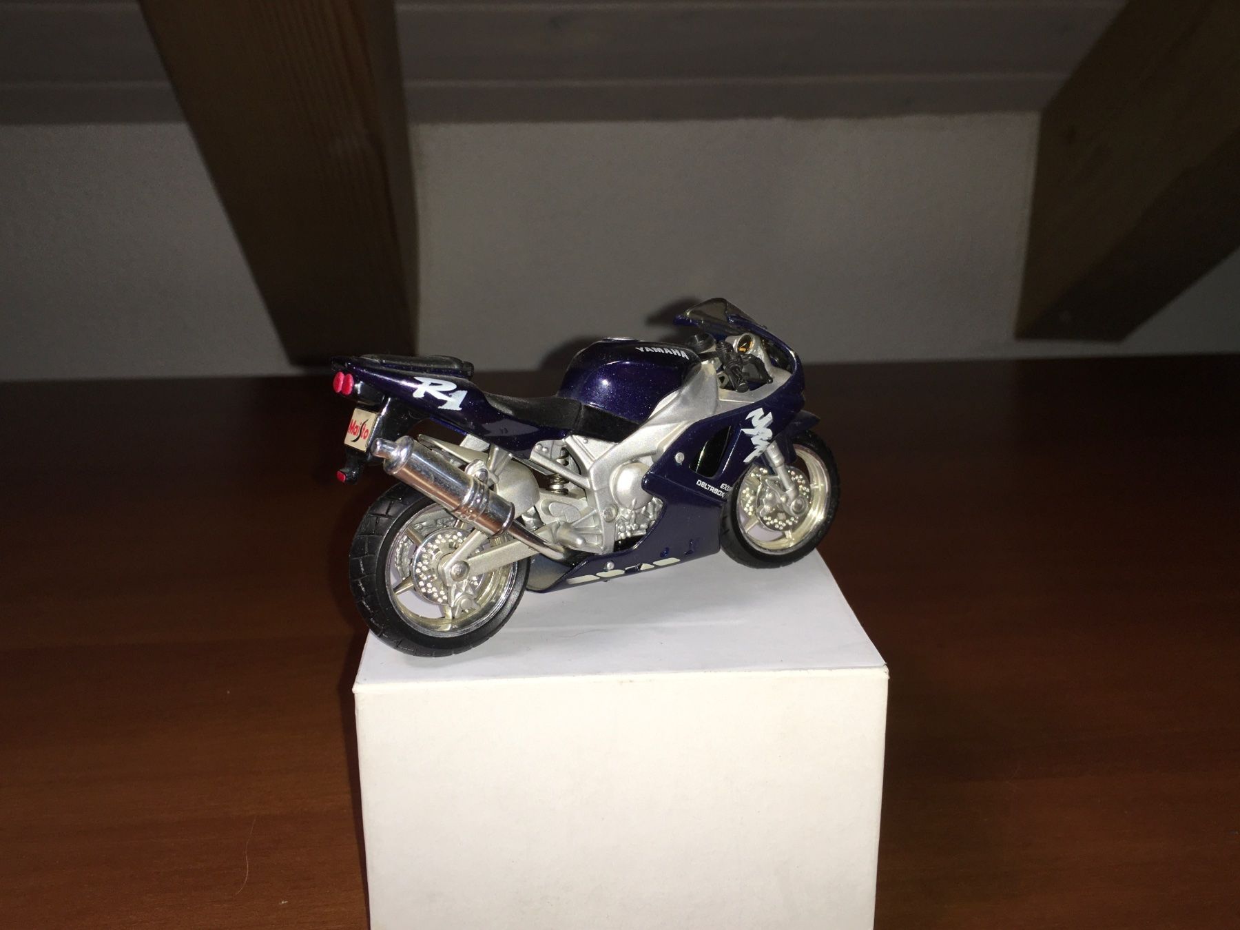 Maisto Modellautos: Yamaha NZF R1 - 1/18 – Gebraucht aus Wohlen AG von PrivatSammlung 1
