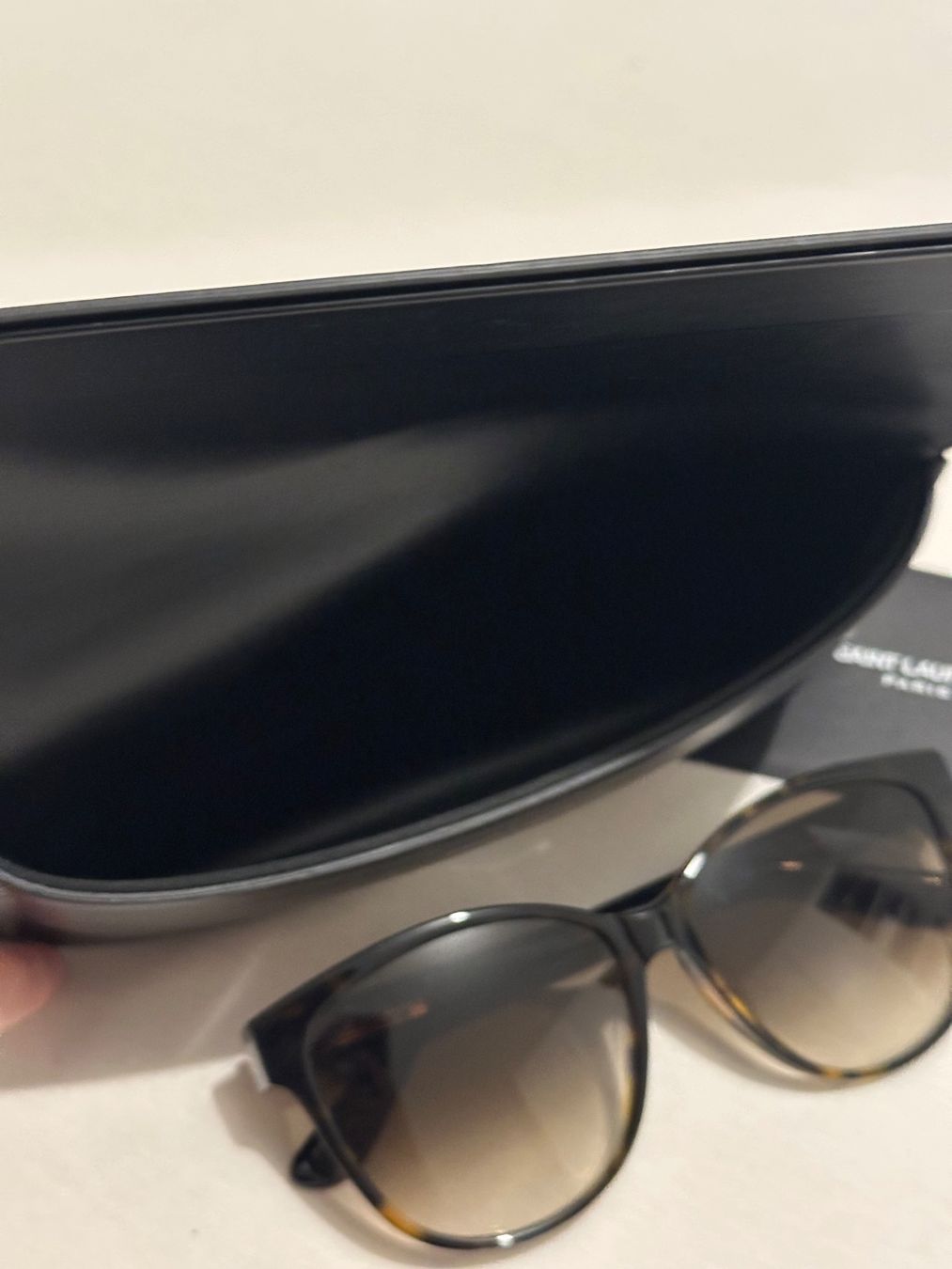 Saint Laurent Lunettes & Verres: Saint Laurent Tortoise Shell Sunglasses – Neuf (Voir description) à Onex par jinakimmy 7