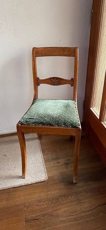 Chaises: Antiker Holzstuhl – D'occasion à Plons par sus_ltg8