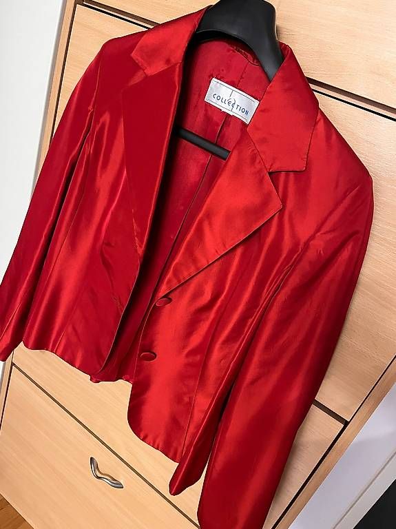 Jacken: Vendo blazer e top/corsetto rossi – Gebraucht aus Jona von sen_vd8v 2