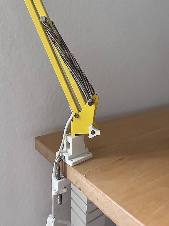 Lampade: Gelbe Schreibtischlampe – Usato da Zürich venduto da mih_6mdc 2
