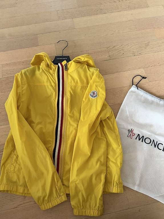 Giacche: Moncler Jacke – Usato da Schaffhausen venduto da Nathalia33