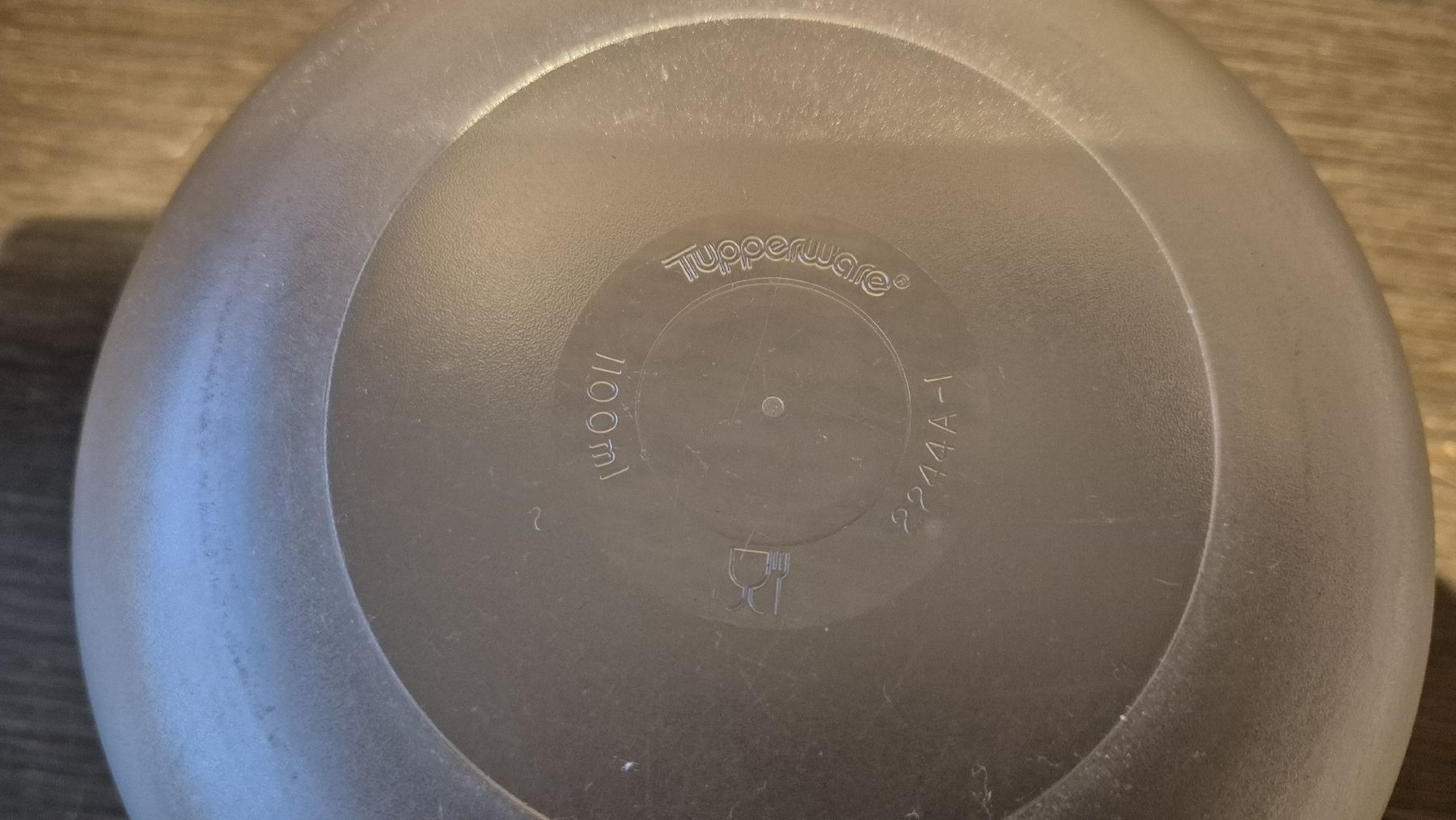 Ciotole: 2 Tupperware Schüsseln mit Deckel 1100ml gebraucht  – Usato da Wangen SZ venduto da Dnepr2 2