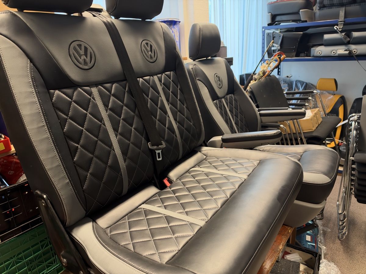 Volkswagen Alle Autoersatzteile: VW T5 Bus Sitze Set  – Gebraucht aus Pratteln von BL-Pratteln 3