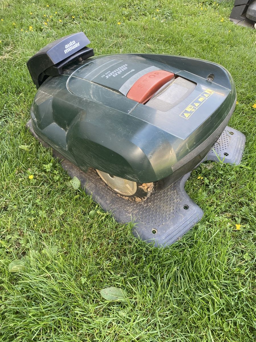 Tagliaerba: Robot tondeuse Husqvarna 220 AC  – Usato da la chaux de fonds venduto da Britchon1 2