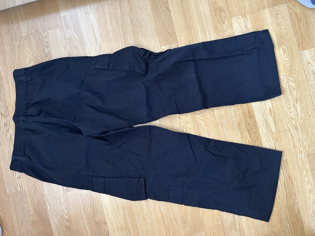 H&M Pantaloni: Cargo noir – Nuovo e nell'imballaggio originale da Lausanne venduto da Af2016 1