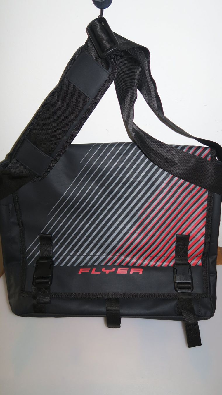 Flyer Taschen: Original Flyer Gepäckträgertasche – Neu (gemäss Beschreibung) aus Zürich von Maisbier 1