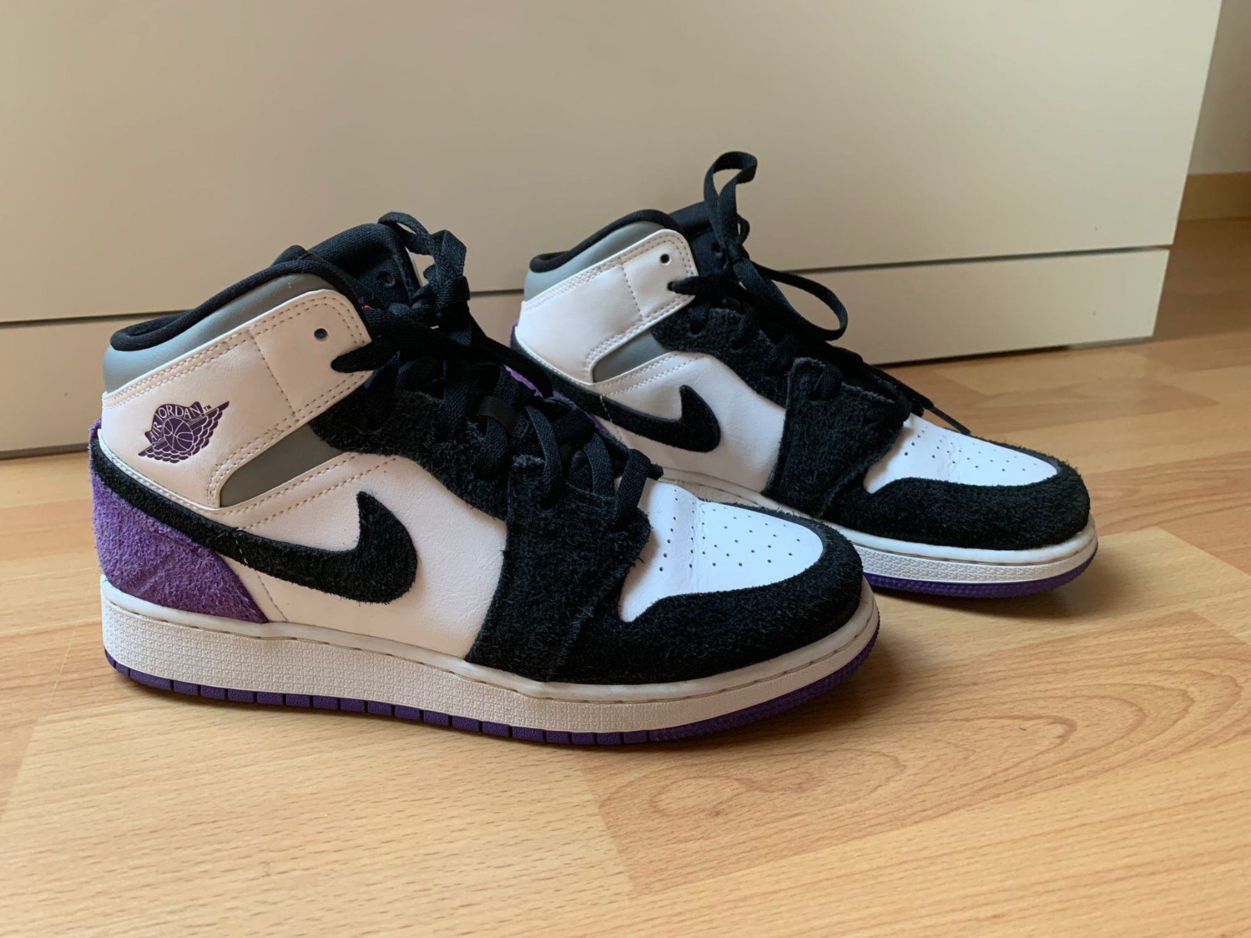 Nike Scarpe da donna: Nike Jordan 1 mid SE Purple, 39 – Usato da Bavois venduto da Alainuldry