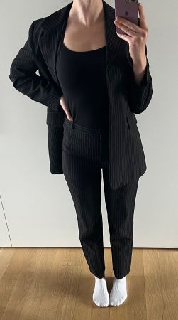 Damenanzug Nadelstreifen Business schwarz Gr. 36 ital 42