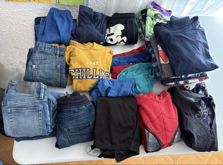 Jungen Kleiderpaket Grösse 122 bis 128