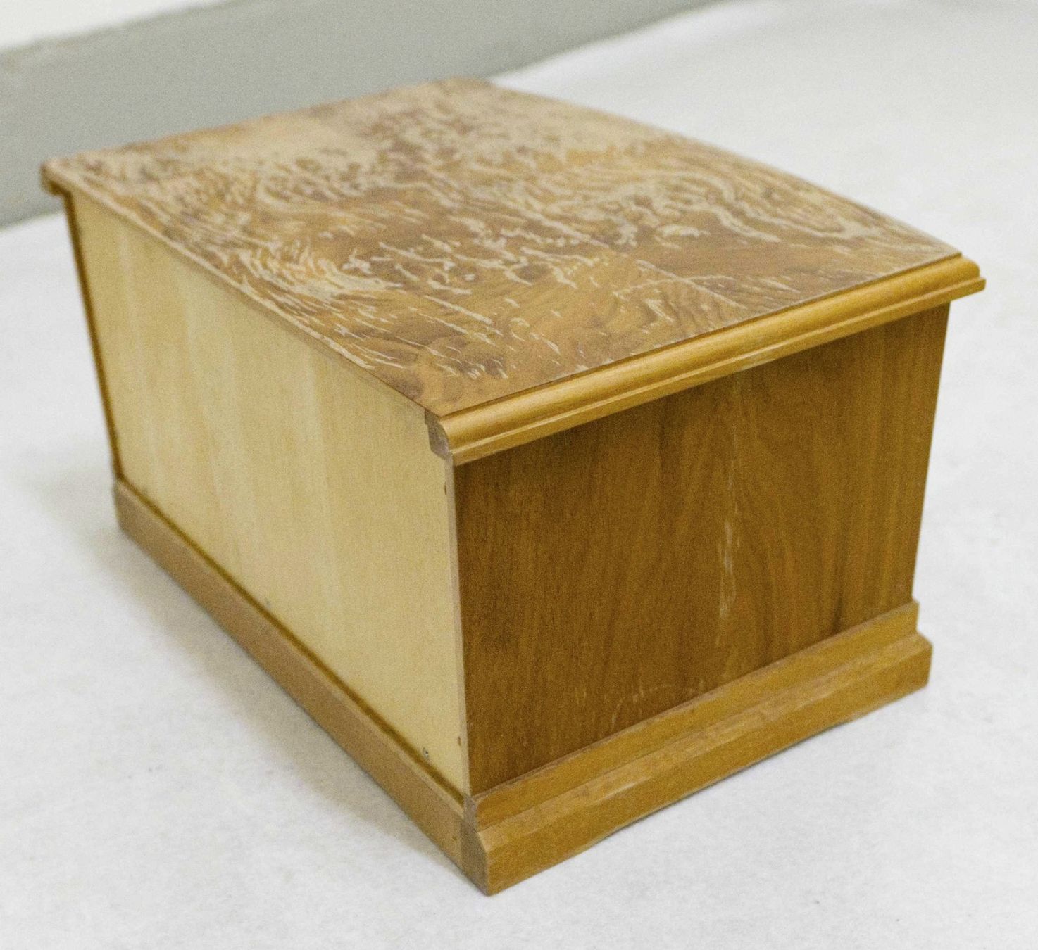 Portagioie: Schmuckschatulle Nussbaum furniert – Usato da Buchs ZH venduto da GRES667 2