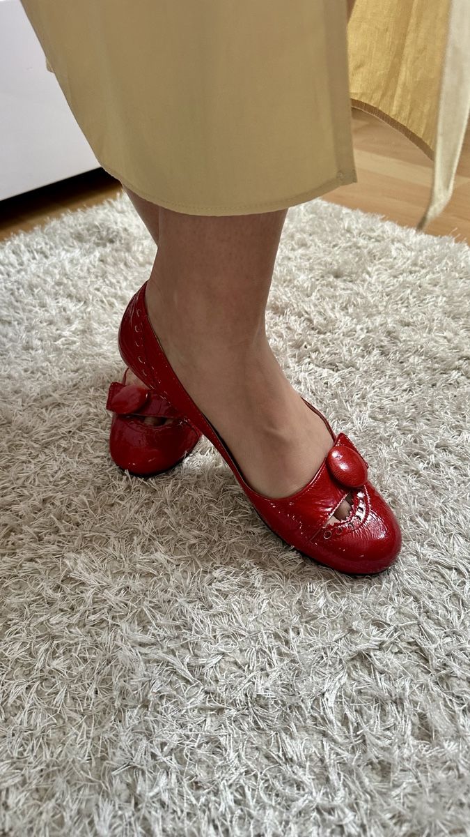 Scarpe da donna: Ballerines rouges vernies T.37 en cuir – Usato da Vuippens venduto da ale_6gkb 2