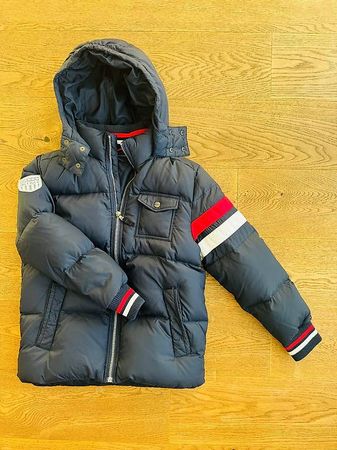 Winterjacke Grösse 12-14 von Tommy Hil*figer Fr. 55.-