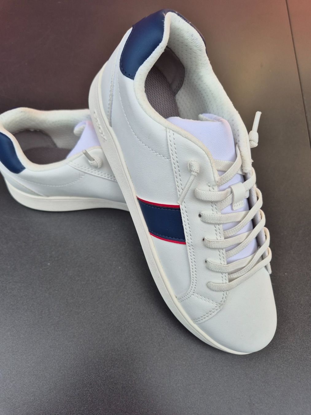 Geox Schuhe für Jungen: Geox Sneaker Gr. 39 – Gebraucht aus Steinen von sius21