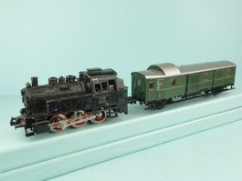 Trix Express H0 Dampflokomotive + Gepäckwagen