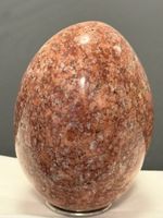 Œuf en dolomite orange de Madagascar