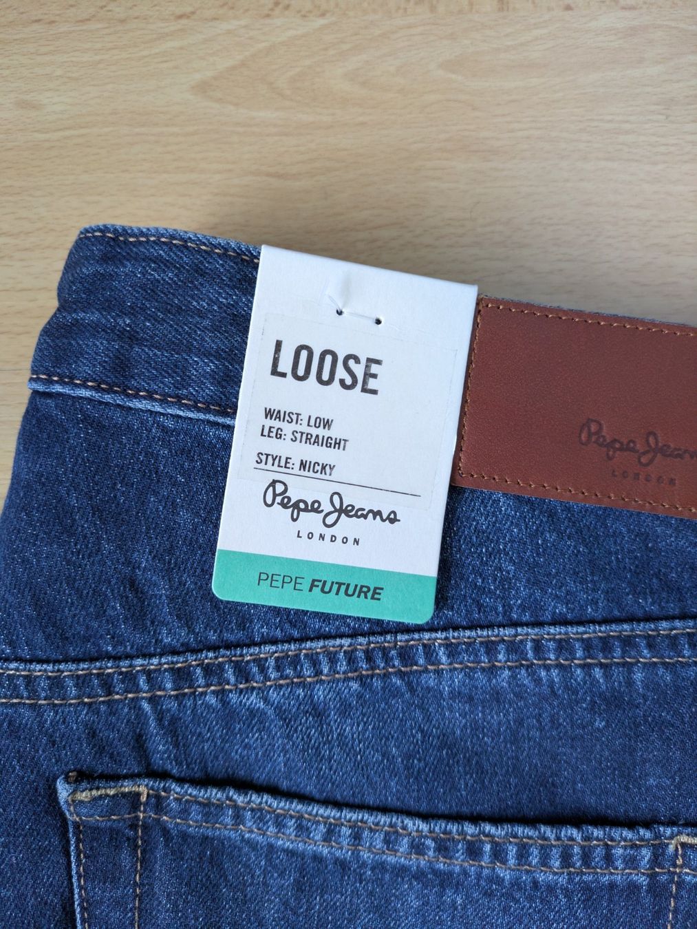 Pepe Jeans Jeans: Pepe Jeans "Nicky" 28/30 – Nuovo e nell'imballaggio originale da Basel venduto da NYK