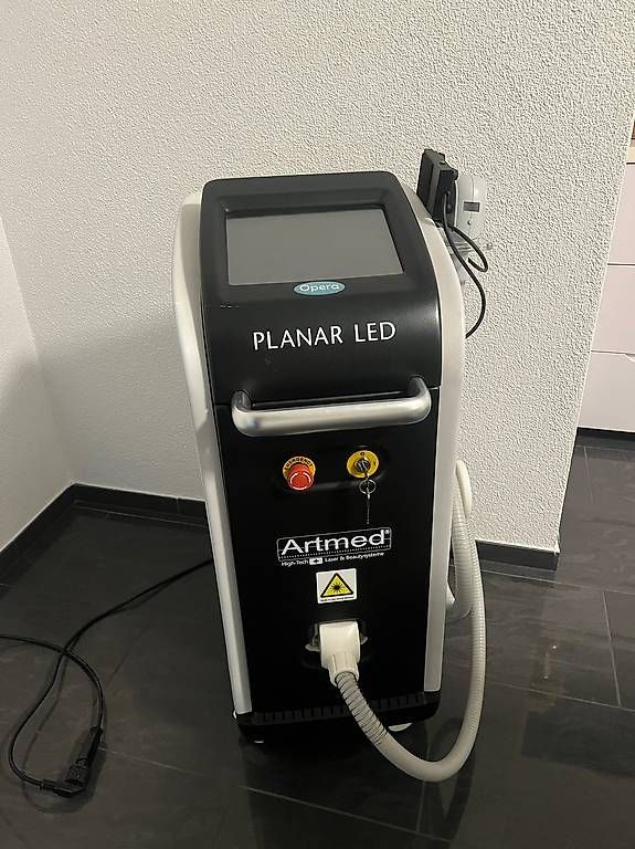 Artmed Attrezzature mediche: Artmed Opera Planar LED Haarentfernungsgerät – Usato da Villmergen venduto da Lexsvc