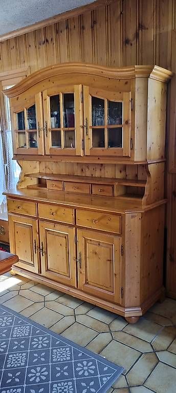 Buffets: Vaisselier – D'occasion à Poliez-Pittet par yvus01