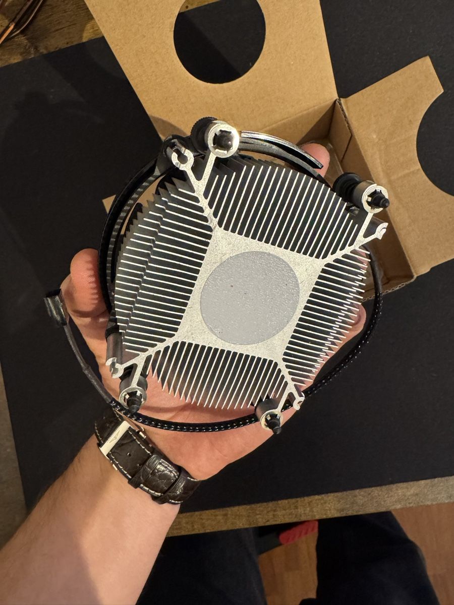 Amd Composants électroniques: CPU COOLER AMD STOCK – Neuf avec emballage d'origine à Cormoret par naaatsiiirt 2