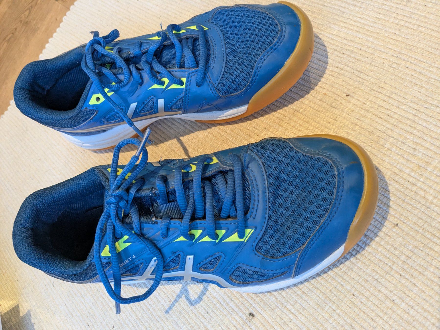 Asics Chaussures hommes: Hallenschuhe Asics Grösse 40 – D'occasion à Seuzach par Gajos 1
