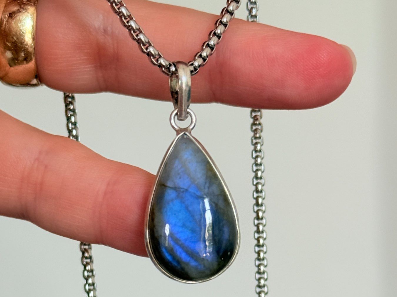 Catenine: Fashionable labradorite necklace – Nuovo e nell'imballaggio originale da Genève venduto da AGBERG