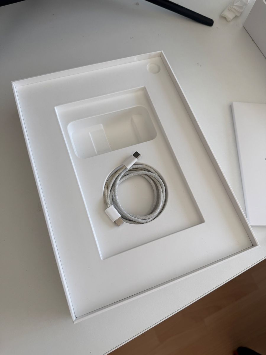 Apple Tablet PC: Apple IPad 10th Generation Wi-Fi 256GB – Usato da Reinach BL venduto da Schaenzilia 4
