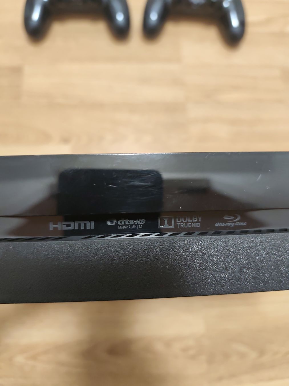 Sony Console: Sony PS4 1TB Star Wars Darth Vader + 2 Controller – Usato da Bern venduto da mejito 2