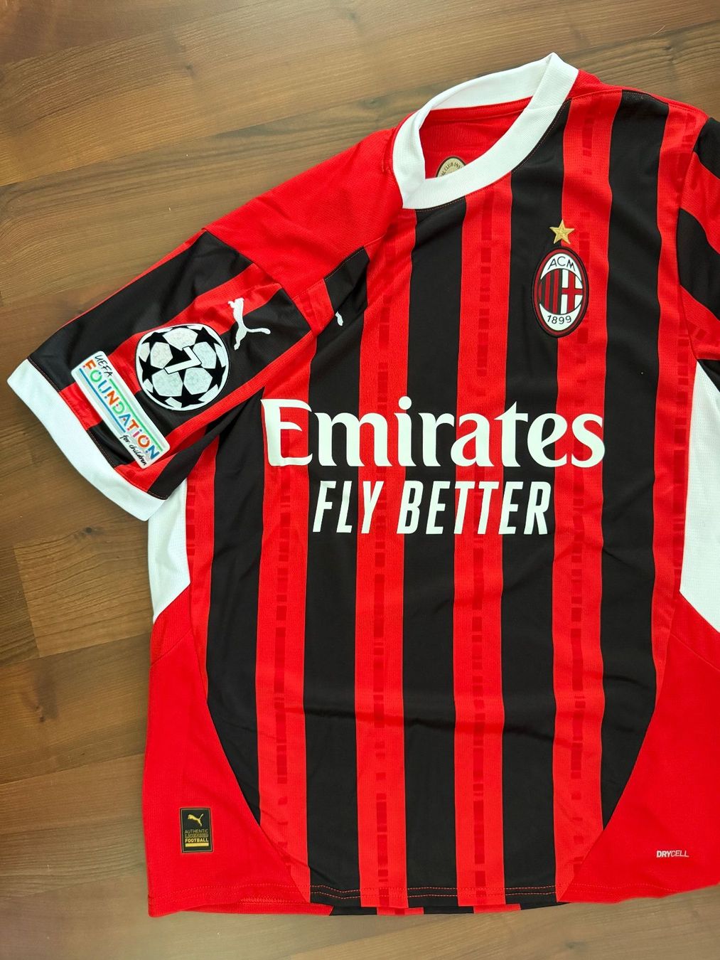 Puma Canottiere & Pantaloni: AC Milan Trikot 24/25 – Nuovo (secondo la descrizione) da Grabs venduto da Alvin13 3