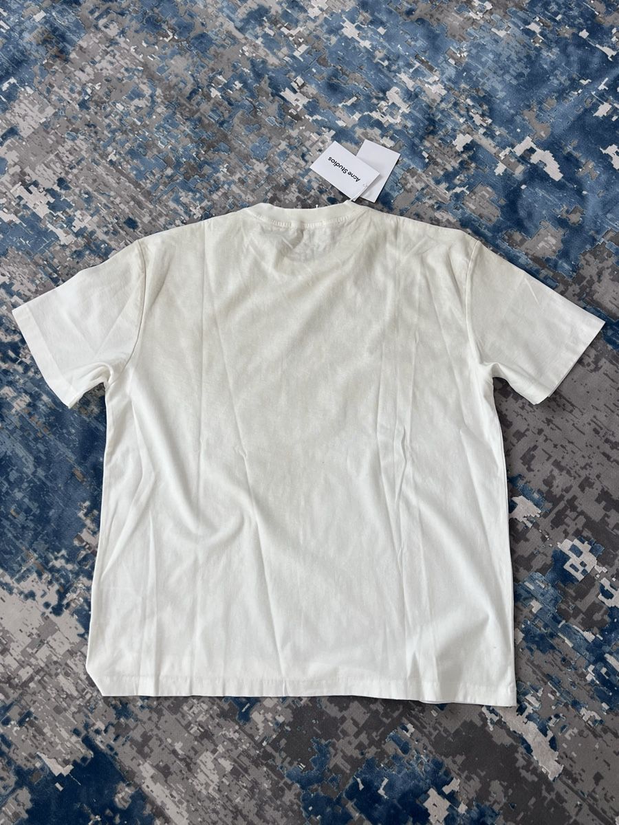 Acne Studios T-Shirts: Acne Studios – Neu und originalverpackt aus Wattwil von BL0NDA 1