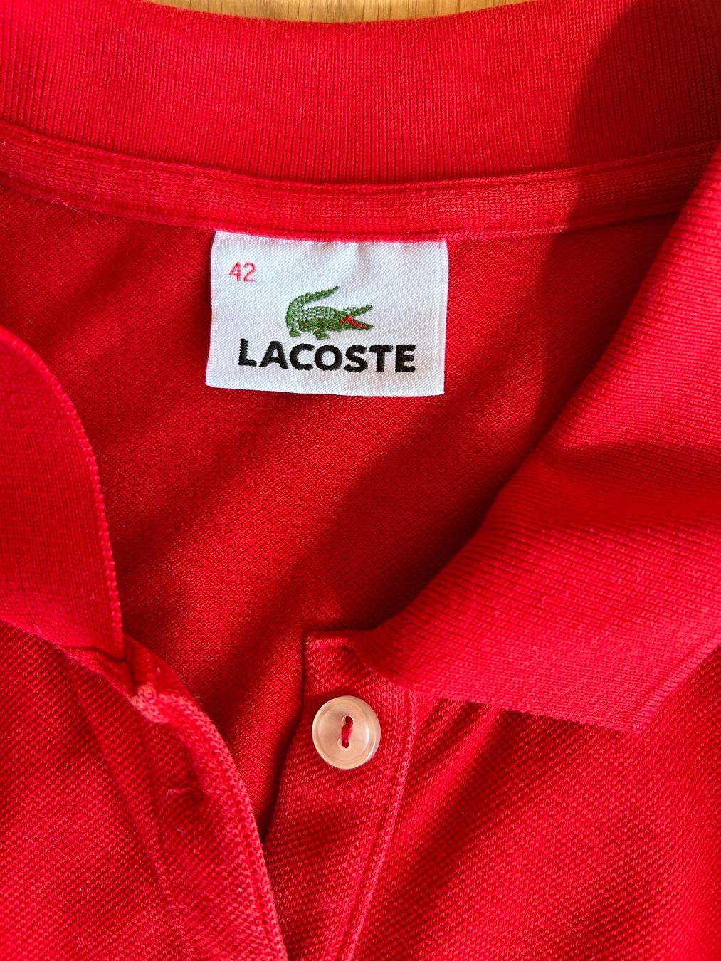 Lacoste Polo-Shirts: Rotes kurzarm Poloshirt von Lacoste – Gebraucht aus Zürich von pgr_9pzn 2