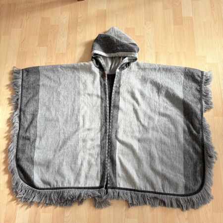 Poncho gris artisanal cachemire